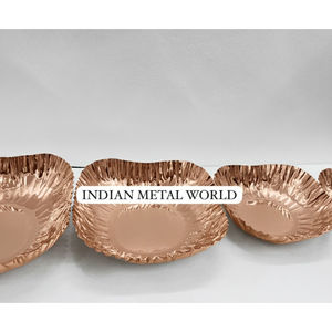 Bol à chocolat en cuivre fait à la main, métal martelé à la main, centre de table décoratif avec bord festonné, vaisselle unique, article cadeau en vente - Product Image 6