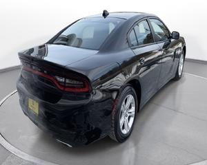 Dodge Charger SXT 2023 d'occasion, faible kilométrage, prêt à être expédié - Product Image 4