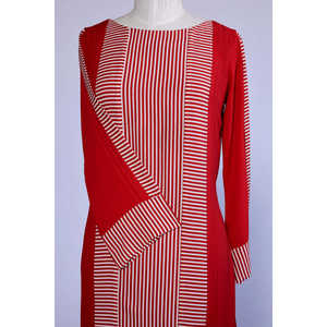 Vestido de suéter con silueta femenina - Product Image 1