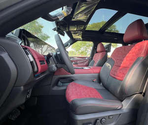 Voitures d'occasion <span class=keywords><strong>de</strong></span> luxe en excellent état, Nissan Patrol SE Platinum 2024 SUV, prêtes à être expédiées dans le monde entier - Product Image 4