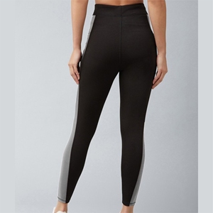 Mallas de cintura en V ultra elásticas | Ajuste sin costuras con contorno de botín | Textura acanalada | Ropa de rendimiento transpirable y que absorbe el sudor - Product Image 2