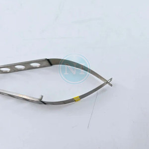 Tijeras Corneosclerales Izquierdas de Acero Inoxidable, Hojas Medianas, Instrumentos Microquirúrgicos Profesionales para Cirugía Ocular - Product Image 3