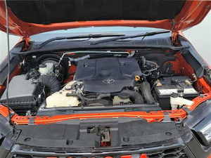 Pick-up 4x4 Diesel Turbo d'occasion 2024 pour Hilux Revo, conduite à gauche, sièges foncés - Product Image 6