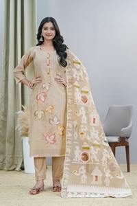 Kurti de fête élégante en coton slub de Neeta Creation, imprimé floral, travail de dentelle, multicolore, matériaux recyclés, sans plis - Product Image 5