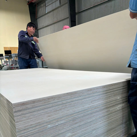 High-Strength Eco-Friendly Poplar Plywood 1220x2440x12-18-21mm Rubber Core Phenolic Board Factory Price Building Materials E0