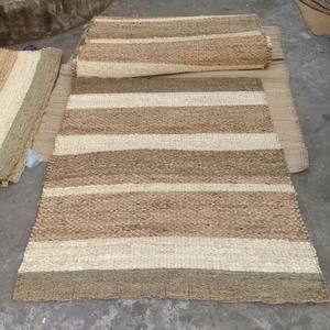 Artesanías de mimbre más vendidas: alfombrilla de juncia utilizada para la decoración del hogar con diseño moderno de Vietnam - Product Image 3