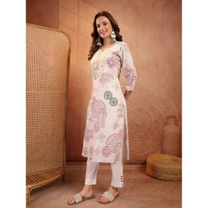 Kurta en coton imprimé floral pour femme, avec broderie au fil dessinée à la main, Salwar élégant, tenue ethnique indienne traditionnelle, coupe régulière, décontractée - Product Image 1