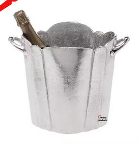 Enfriador de vino metálico con acabado plateado, modelo 2026, para hoteles, restaurantes y bares. - Product Image 1