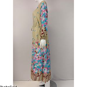 Robe d'été décontractée en mousseline de soie à fleurs sans manches avec boutons sur le devant et taille à cordon, Abaya musulmane - Product Image 3