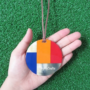 Bijoux de mode pendentif en corne de buffle naturelle colorée pour Children-VP315 - Product Image 1