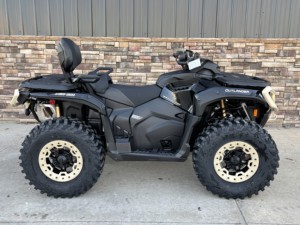 รถเอทีวี Can-Am Outlander 1000R สีดำ ขับเคลื่อน 4 ล้อ เกียร์อัตโนมัติ ระบบส่งกำลังเพลา  เครื่องยนต์เบนซิน 4 จังหวะ ถังน้ำมัน 20-30 ลิตร ยางสำหรับทุกฤดู ไม่มีบรรจุภัณฑ์ - Product Image 6