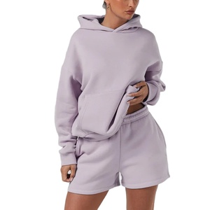 Ensemble haut court et short 2 pièces pour femmes personnalisées Chemise à capuche et short à taille élastique pour l'automne - Product Image 1