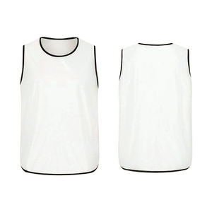 Chalecos de Entrenamiento de Fútbol Reversibles Más Vendidos, Chaleco de Práctica de Fútbol de Malla Transpirable, Venta al por Mayor en Pakistán - Product Image 3