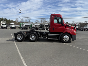 Camión Semi Remolque Freightliner Cascadia 116 de 2020 Usado en Muy Buen Estado, con Camarote Integral de 60, 450HP, Automático - Product Image 3