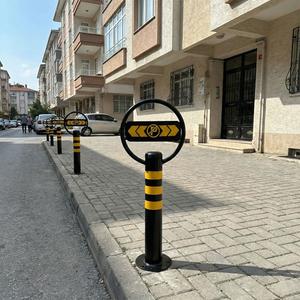 Poteau de sécurité métallique fixe 80 x 32,5 cm avec logo « Interdiction de stationnement », borne métallique pour le contrôle du trafic dans les parkings et sur les routes - Product Image 1