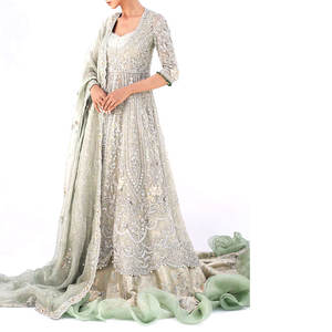 Costume 3 pièces brodé non cousu pour la fête, disponible en différentes couleurs et tailles en vente - Product Image 3