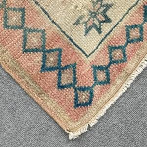 Alfombra Turca Vintage de 2.6x3.9 pies, Alfombra Pequeña de Lana Azul con Diseño de Camuflaje - Product Image 4