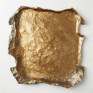 Plateau de salle à manger élégant pour la maison Eternal Grace Rectangulaire en fonte d'aluminium Design luxueux avec poignées sculptées Finition polie lisse - Product Image 1