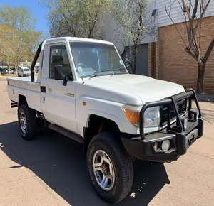 Vehículos Usados de Alta Calidad y Asequibles en Venta: Sedán 4x4 Automático, Cabina Individual, Interior de Cuero Oscuro, Volante a la Derecha/Izquierda - Product Image 4