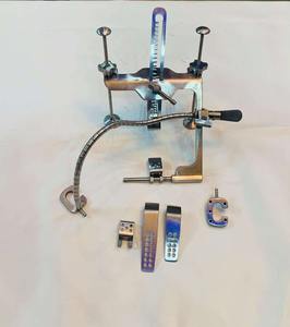 Rétracteur de côtes ThoraGate en acier inoxydable de haute qualité, bras flexible manuel, ensemble d'instruments pour le milieu du cabinet, côté gauche/droit, certifié CE - Product Image 1