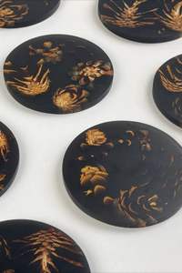 Posavasos de lujo personalizados para bebidas, posavasos de madera de resina epoxi de madera de nogal de resina perfecta para decoración del hogar, posavasos promocional - Product Image 3