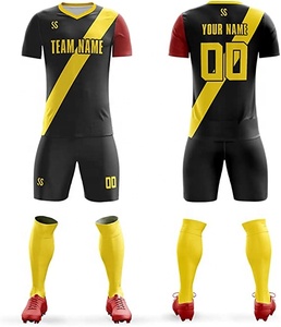 Kit d'uniforme de football en polyester de haute qualité Impression par sublimation de logo et de nom personnalisés Nouveau modèle OEM à bas prix - Product Image 1