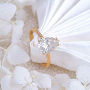 Anillo de mujer de diamante corte pera joyería fina - Product Image 2