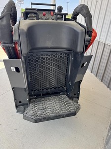 Kubota SCL1000 Mini Skid Steer Loader Backhoe Loader Diesel Crawler Loader with Huade Hydraulics High Load Moment Compact Design - Product Image 2