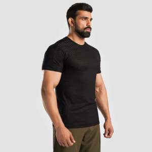 T-shirt Performance Rise avec étiquette personnalisée, noir uni, vêtement tricoté pour l'exercice, impression de logos - Product Image 1