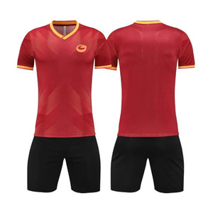 Uniforme de football pour adultes sur mesure, taille plus, design le plus populaire, 100% polyester, léger, séchage rapide, respirant - Product Image 1