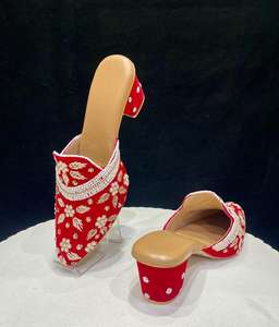 Chaussures ethniques élégantes Jutti brodées à la main pour femmes pour tous les jours et vêtements de fête pour un approvisionnement mondial - Product Image 4