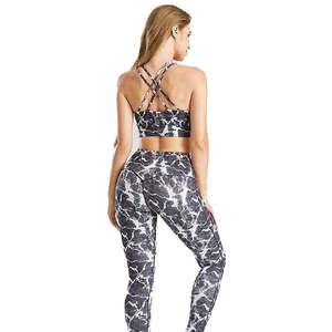 Conjunto de Yoga de 2 Piezas para Mujer, Leggings Deportivos Sin Costuras con Sujetador Deportivo Acolchado con Tirantes - Product Image 4