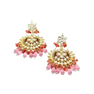 Boucles d'oreilles Chandbali en pierre Monalisa plaquées or, style Meenakari rouge clair, style chandelier tendance - Product Image 1
