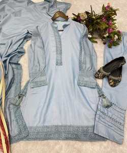 Off-<b>white</b> Maxi Apparel with Classic Stitched Garment Design Perfect for Stylish Women Looking for Modern and Fashionable Modest - Product Image 3