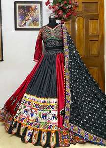 Navratri spécial concepteur beurre soie Lehenga Choli ensemble impression numérique avec miroir travail belle Pom Pom dentelle travail Dupatta - Product Image 6