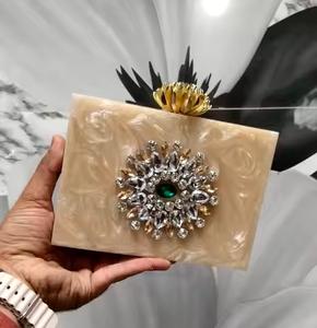 Bolso de Mano Elegante de Acrílico Turquesa para Mujer, Bolso de Resina Colorido con Patrón Geométrico y Perlas, Perfecto para Atuendos Especiales - Product Image 3