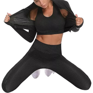 Ensemble de yoga 3 pièces personnalisé avec logo pour femme : haut court à manches longues, soutien-gorge de sport et leggings gainants – Vêtements de sport - Product Image 4
