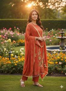 Salwar Kameez Festivo de Tela Pura Crush Shimar con Parte Inferior Hecha a Mano - Duptta de Santoon Puro - Estampado de Seda de Tela Pura Crush Shimar - Product Image 3