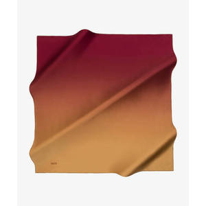 ผ้าพันคอผ้าไหมคอตตอนสีเบอร์กันดีมัสตาร์ดไล่เฉดสีทรงสี่เหลี่ยม - Product Image 1