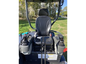 Mini pelle multifonctionnelle abordable Bon 2023 SUNWARD SWE25UF - Product Image 4