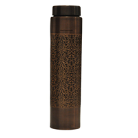Bouteille d'eau potable en cuivre pur, respectueuse de l'environnement, sûre pour l'eau bouillante, avec motif gravé et finition antique, pour une consommation saine.