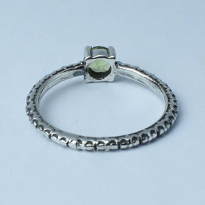 Vente en gros de bagues fines en argent sterling 925 avec pierre précieuse péridot pour femmes, toutes tailles américaines, bijoux de fête de mariage, finition polie haute brillance, Inde - Product Image 5