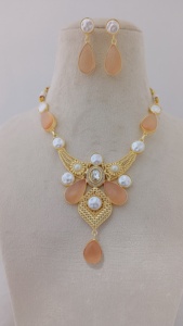 Conjunto de collar de rubí profundo de estilo étnico, lujosa joyería de moda de latón con ornamentación de lágrima única, diseño de producto a granel - Product Image 6