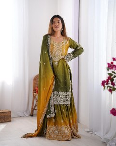 Salwar Kameez Traditionnel de Soirée pour Femme Pakistanaise, Modèle de Créateur, Robe Longue en Soie Chinon Gaufrée, Coupe Classique, Séchage Rapide - Product Image 6