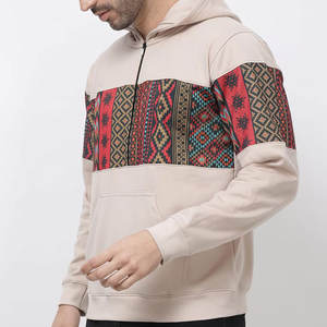 Sweat à capuche léger avec poignets côtelés Sweat à capuche chaud pour les jours froids Sweat à capuche de style de rue avec un design épuré - Product Image 4