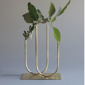 Vase à fleur en métal laiton fait à la main - Product Image 1