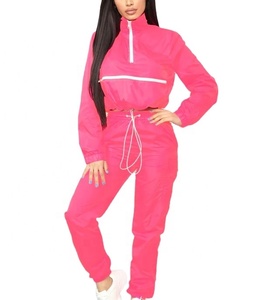 Conjunto Deportivo de 2 Piezas Personalizable para Mujer, Chaqueta Cortavientos y Pantalones, Poliéster Transpirable, Cortavientos con Cremallera, Chaqueta Cortavientos de Nailon - Product Image 1