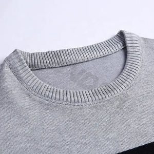 Suéter premium para hombre en puro algodón con un audaz estilo de cuello redondo de tejido inverso, diseñado para la comodidad diaria, un toque urbano que llama la atención. - Product Image 5