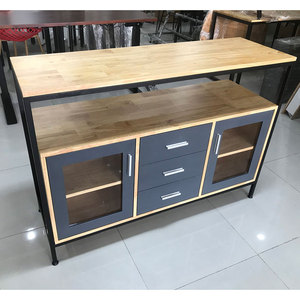 Armoire de présentation en bois de caoutchouc de style industriel KTB68112 avec cadre en fer pour meubles de salon - Product Image 6