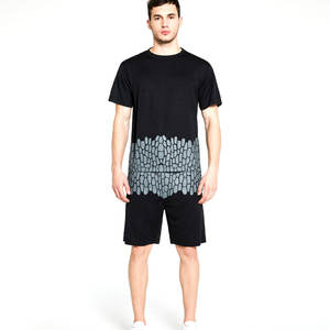 Nouvel arrivage de t-shirts d'été surdimensionnés et shorts pour hommes survêtement décontracté avec motif solide teint en plaine imperméable et séchage rapide - Product Image 1